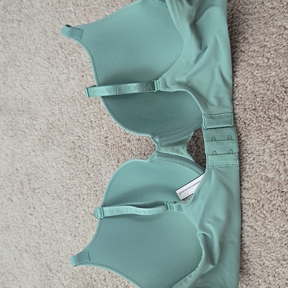 NWT Victoria's Secret T-Shirt Push Up Bra, Size 38C - Picture 2 of 5